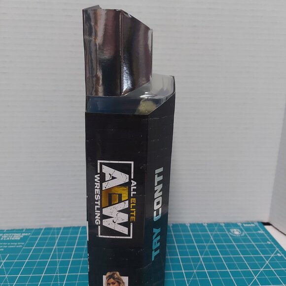 AEW Unrivaled Collection Series 2 Tay Conti Melo #13 Wrestling Action Figure - Picture 4 of 6